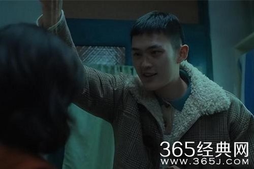 《回来的女儿》李文卓的手