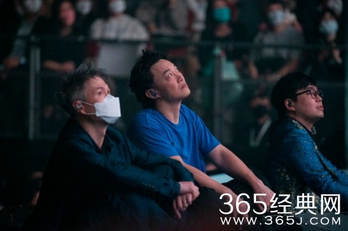 陈奕迅第24场演唱会首次落泪
