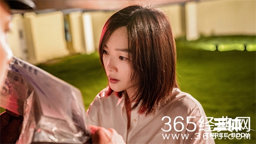 《三体》杨冬和罗辑的关系