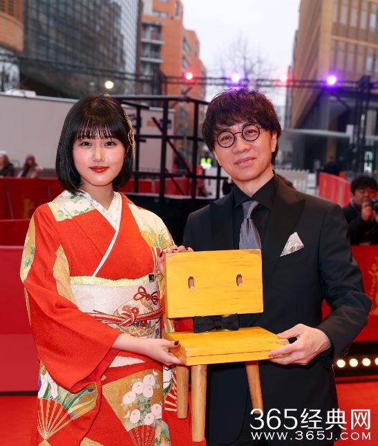 新海诚《铃芽之旅》柏林首映 3.24中国内地上映