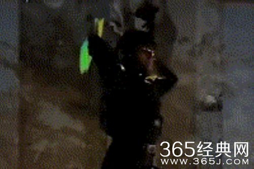 抖音队长让我吸引火力梗