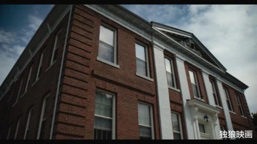 一口气放出十集，网飞再出顶级美剧《奇异镇》