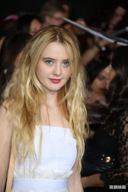 一口气放出十集，网飞再出顶级美剧《奇异镇》