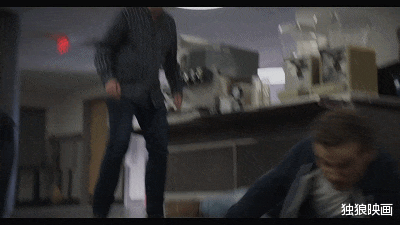 一口气放出十集，网飞再出顶级美剧《奇异镇》