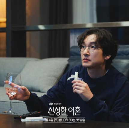 曹承佑主演新漫改剧《神圣的离婚》，3月4日播出