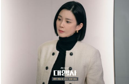 《代理公司》李宝英职场复仇收视率屡创新高，力压同时段《浪漫速成班》