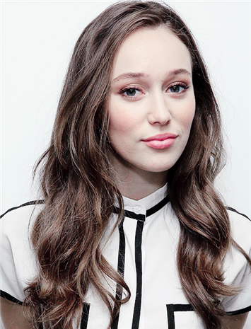 阿莉希亚·德布纳姆-凯里