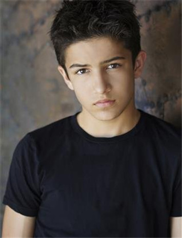 阿拉米斯·奈特