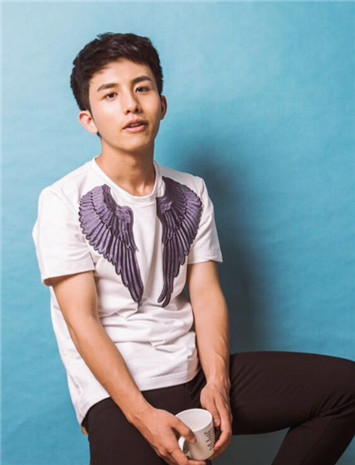 李圣佳