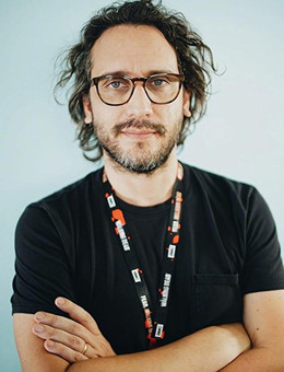 蜘蛛网里的女孩分集剧情