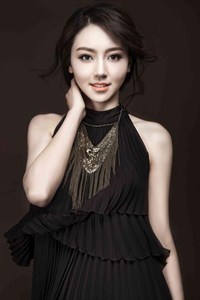 纪绚丽