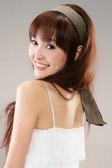 唐嫣性感妩媚大秀美腿