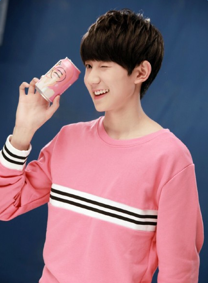 小三只王源搞怪卖萌显暖男气质