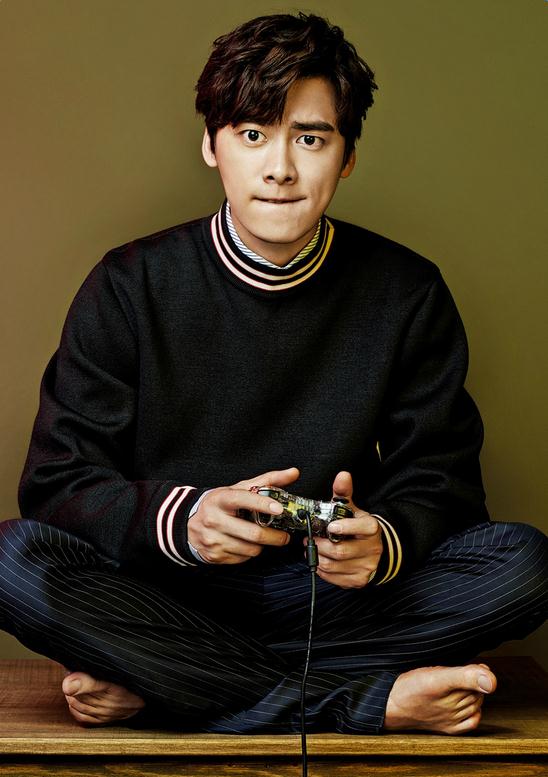 李易峰帅气演绎暖萌小炮儿