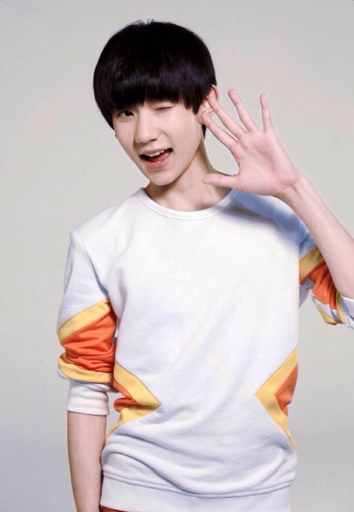 小三只王源搞怪卖萌显暖男气质