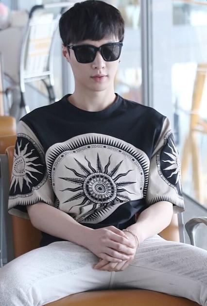 绵羊兴张艺兴帅气呆萌文艺范十足