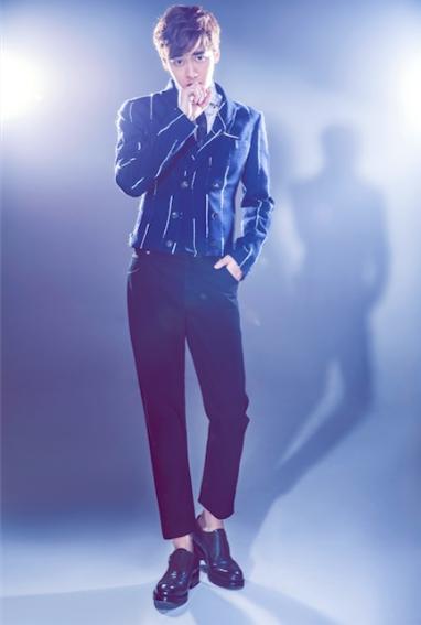 李易峰帅气演绎暖萌小炮儿