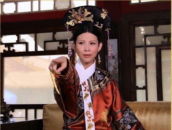 甄嬛传甄嬛华妃皇后剧照