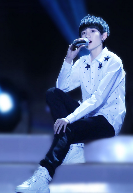 小三只王源搞怪卖萌显暖男气质