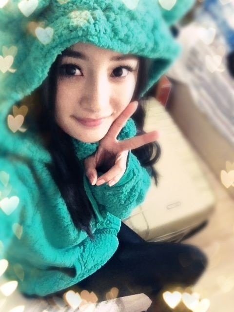 杨幂清新靓丽尽显辣妈风范