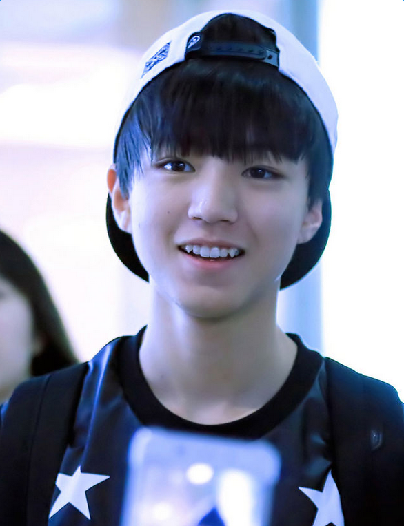 小三只王俊凯暖男尽显无遗