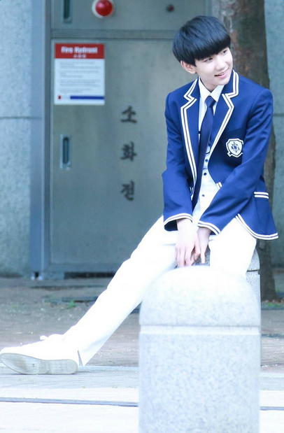 小三只王源搞怪卖萌显暖男气质