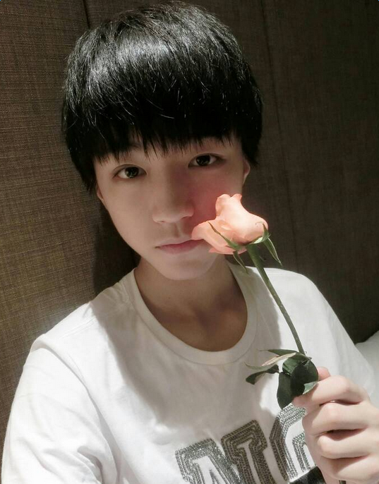 小三只王俊凯暖男尽显无遗