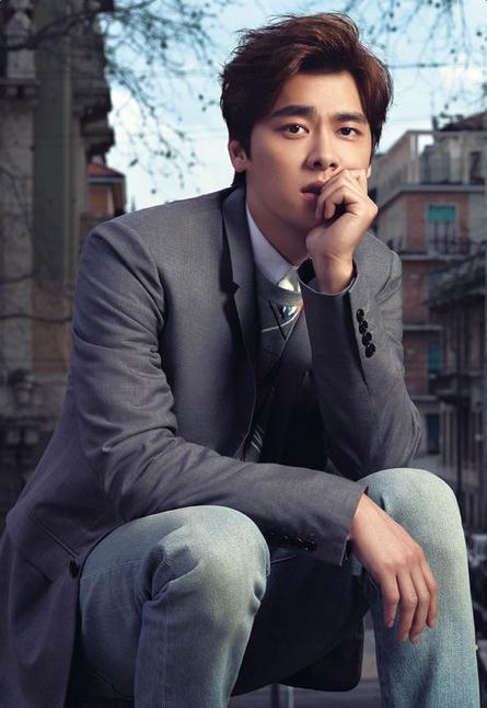 李易峰帅气演绎暖萌小炮儿