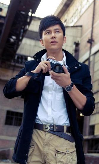 李晨帅气展现型男魅力