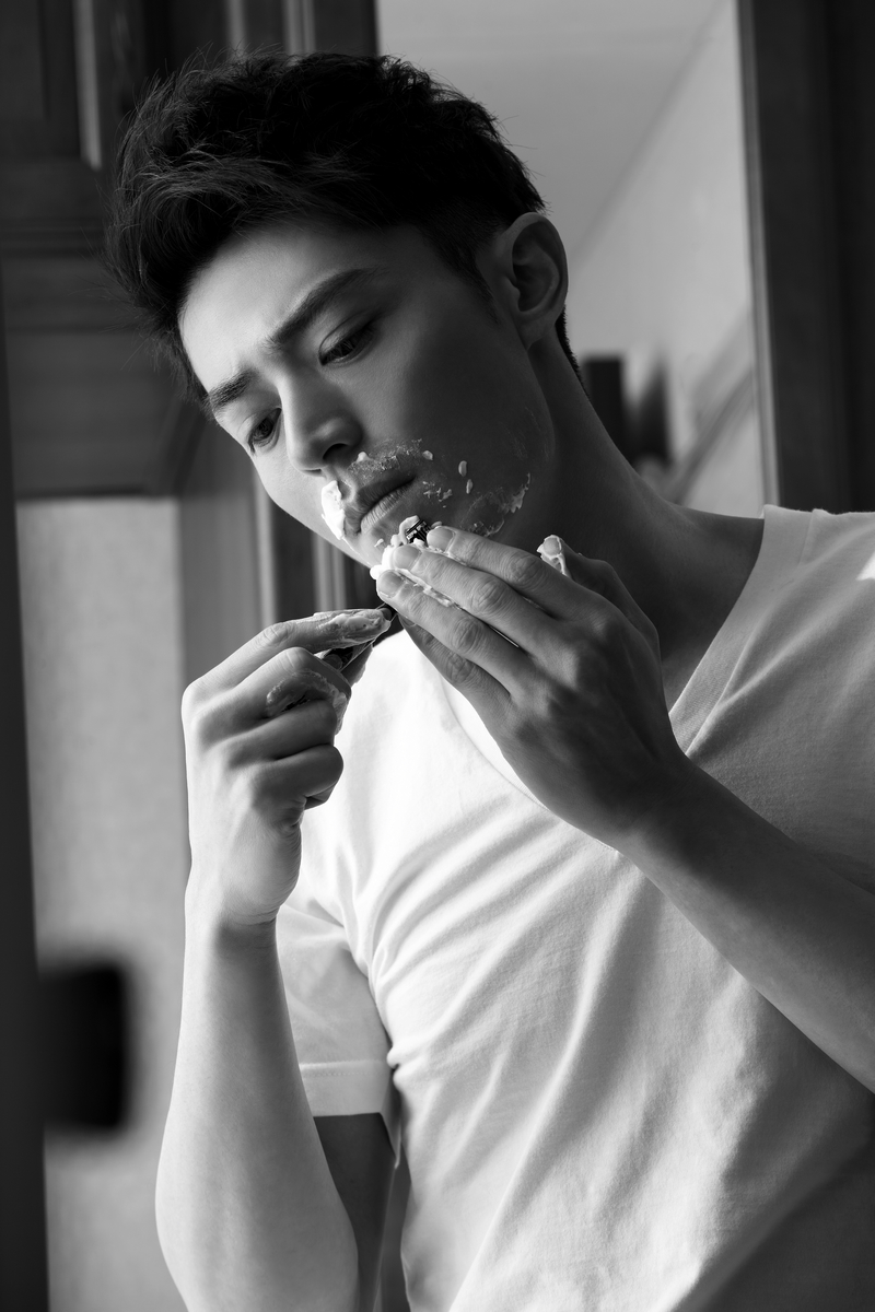 老干部霍建华图片帅气随性