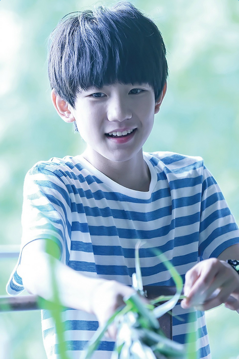 小三只王源搞怪卖萌显暖男气质