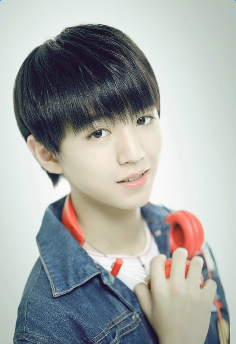 小三只王俊凯暖男尽显无遗