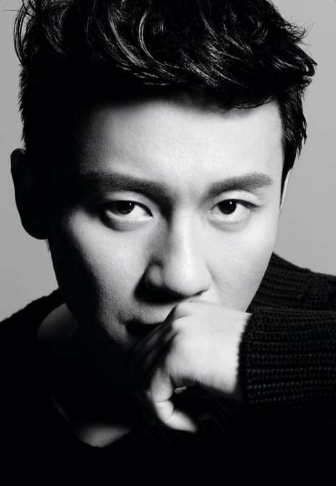 李晨帅气展现型男魅力