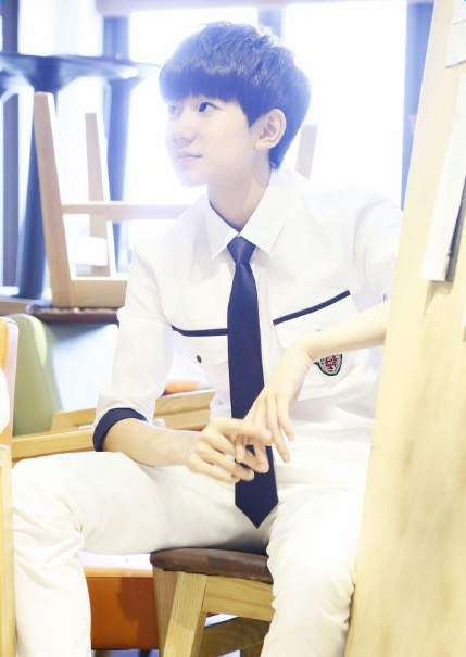 小三只王源搞怪卖萌显暖男气质