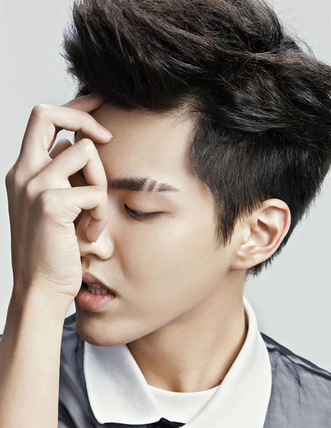 小鲜肉吴亦凡最新时尚写真