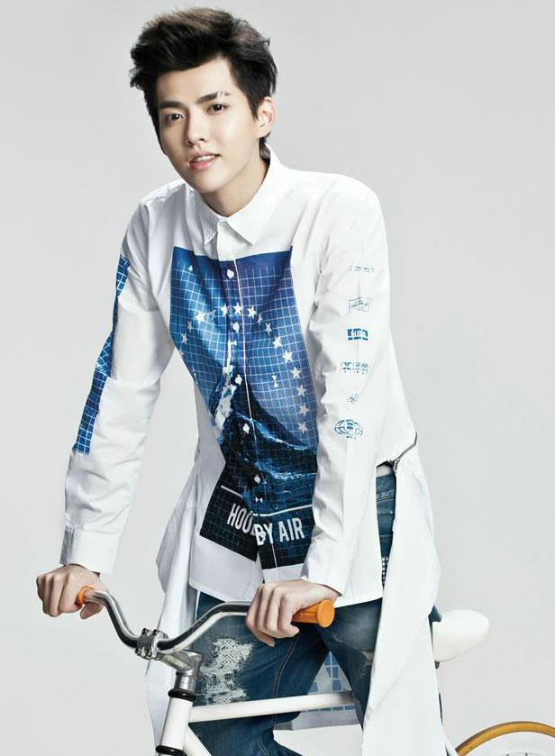 小鲜肉吴亦凡最新时尚写真