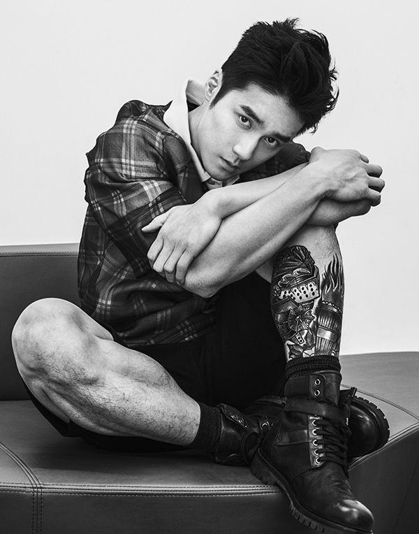 蒋劲夫帅气湿身写真