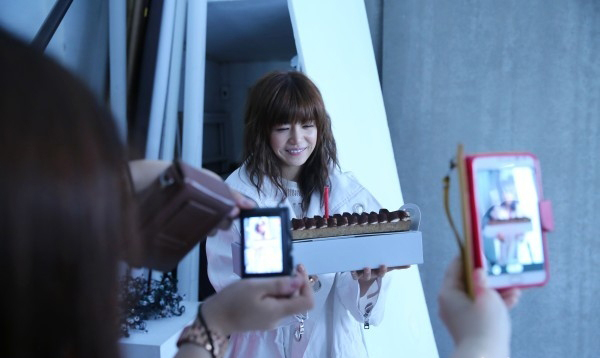 陈妍希魅惑人鱼线夺人眼球