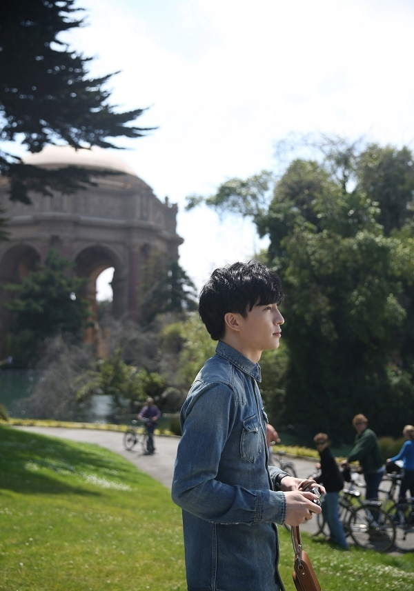 薛之谦帅气写真高清图