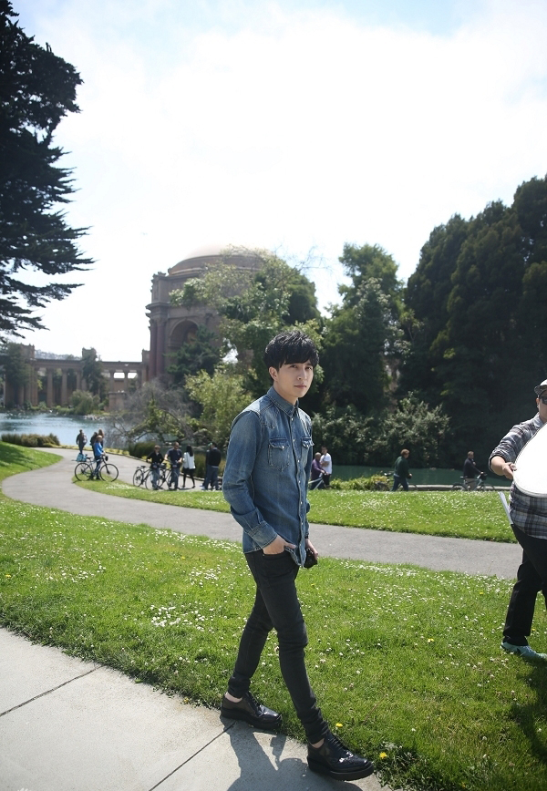 薛之谦帅气写真高清图