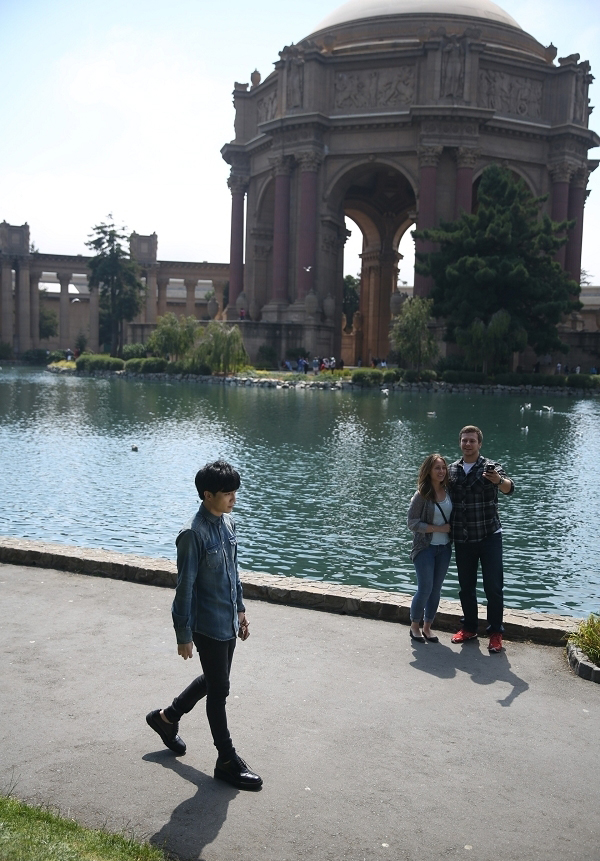 薛之谦帅气写真高清图