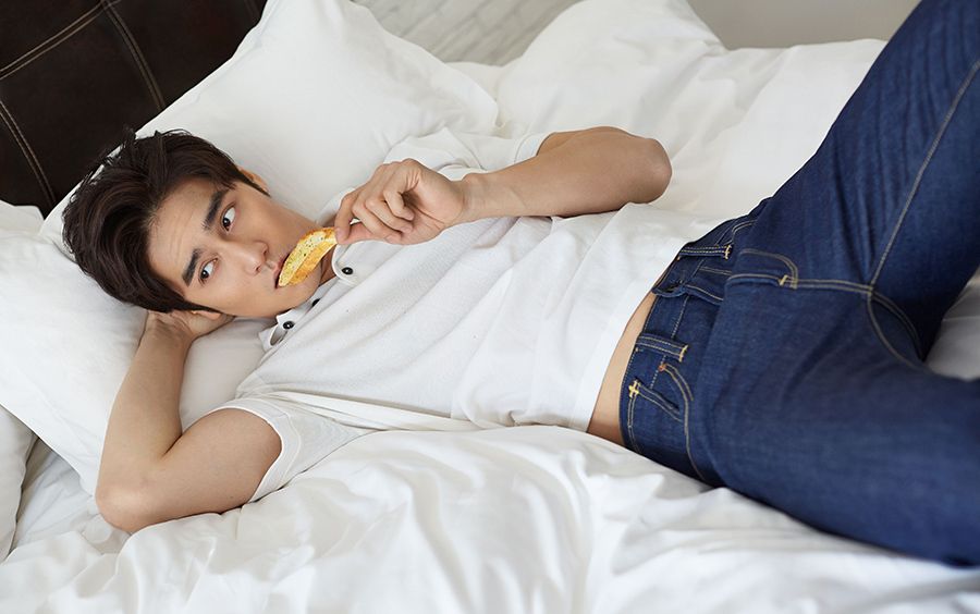 蒋劲夫帅气湿身写真