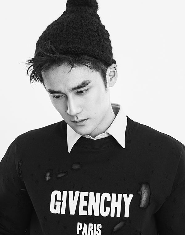 蒋劲夫帅气湿身写真