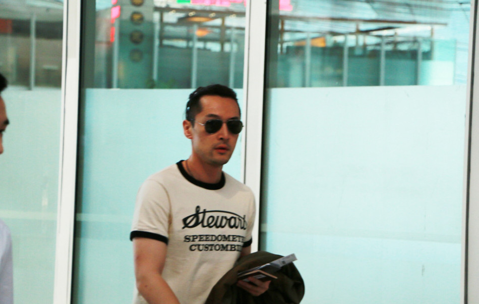 胡歌图片最帅图片 胡歌扎小辫德国参加袁弘婚礼