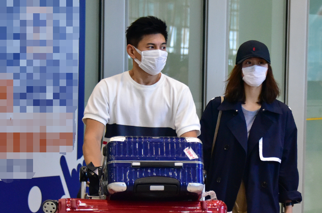 狂虐单身汪 吴奇隆刘诗诗机场秀恩爱