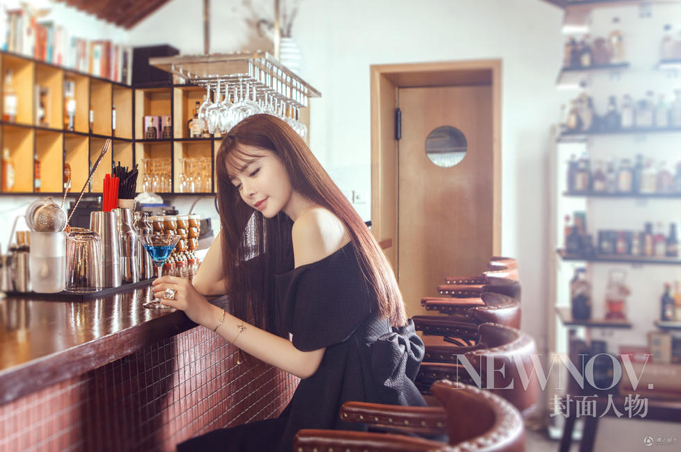 沈梦辰大片文艺性感 打造夏日纯美风