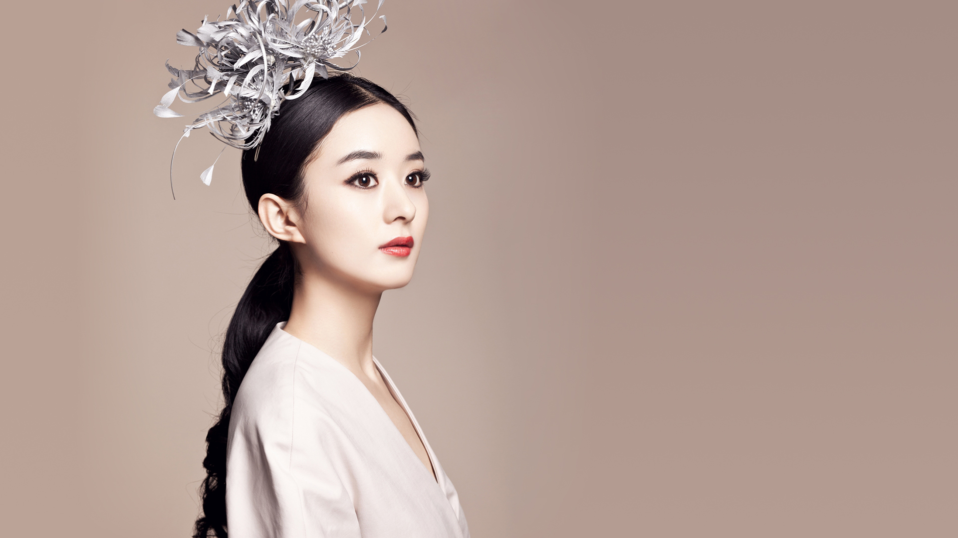 呆萌赵丽颖演绎时尚总宫