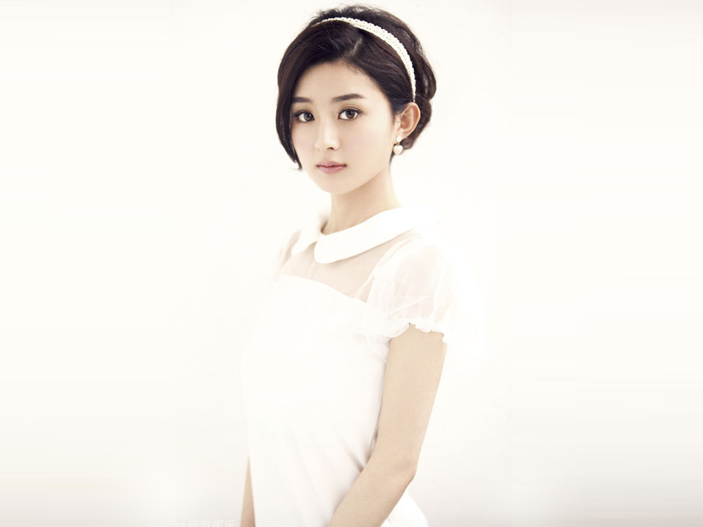 呆萌赵丽颖演绎时尚总宫