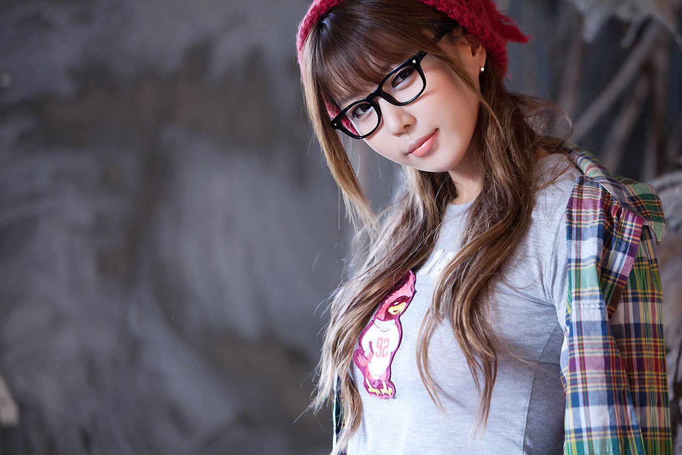 青春妹子大秀性感白嫩美腿