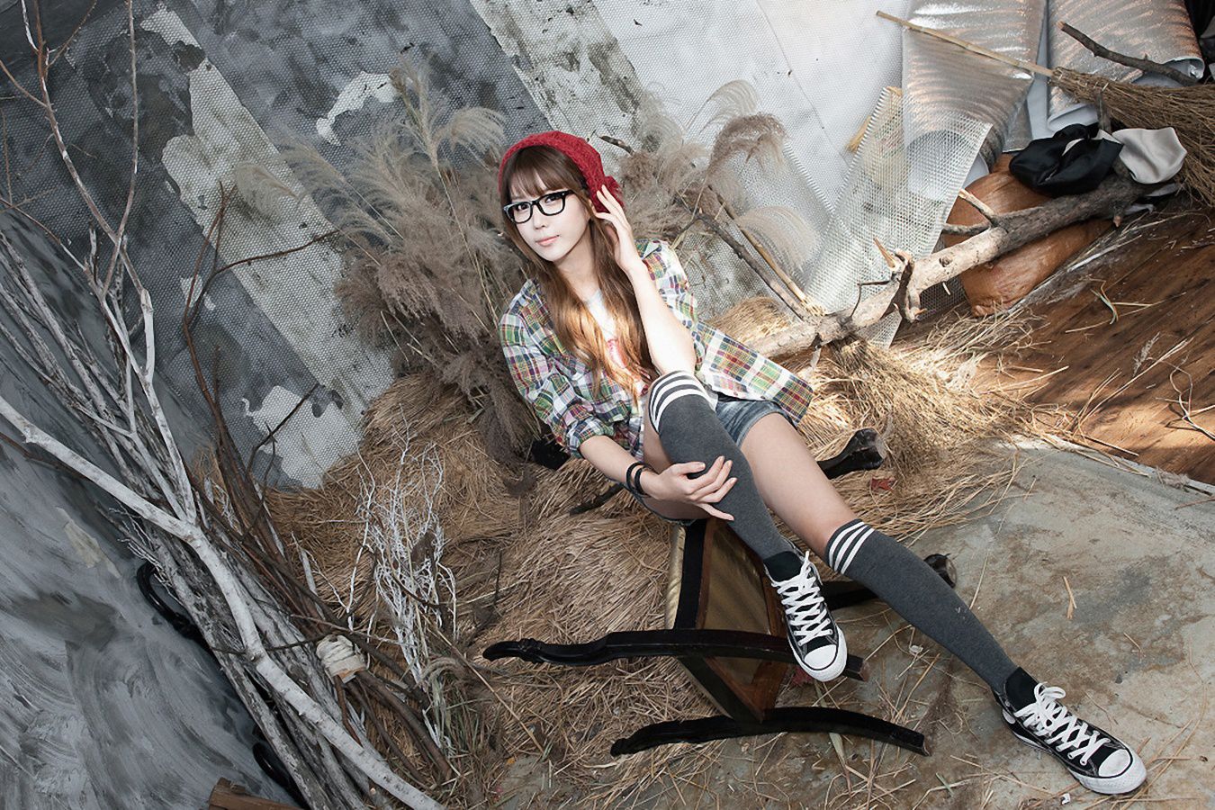 青春妹子大秀性感白嫩美腿